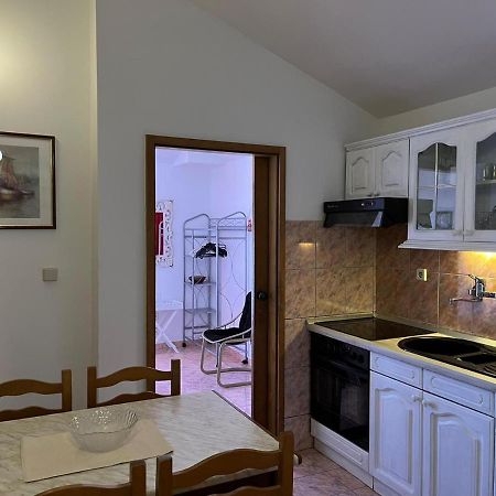 Apartman Gorana With Swimming Pool Jelsa  Esterno foto