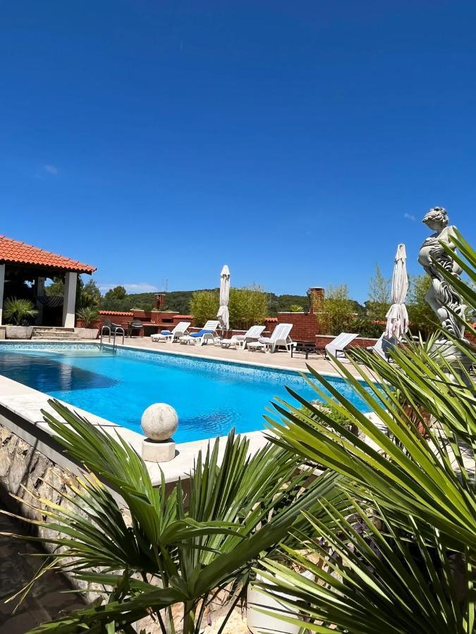 Apartman Gorana With Swimming Pool Jelsa  Esterno foto