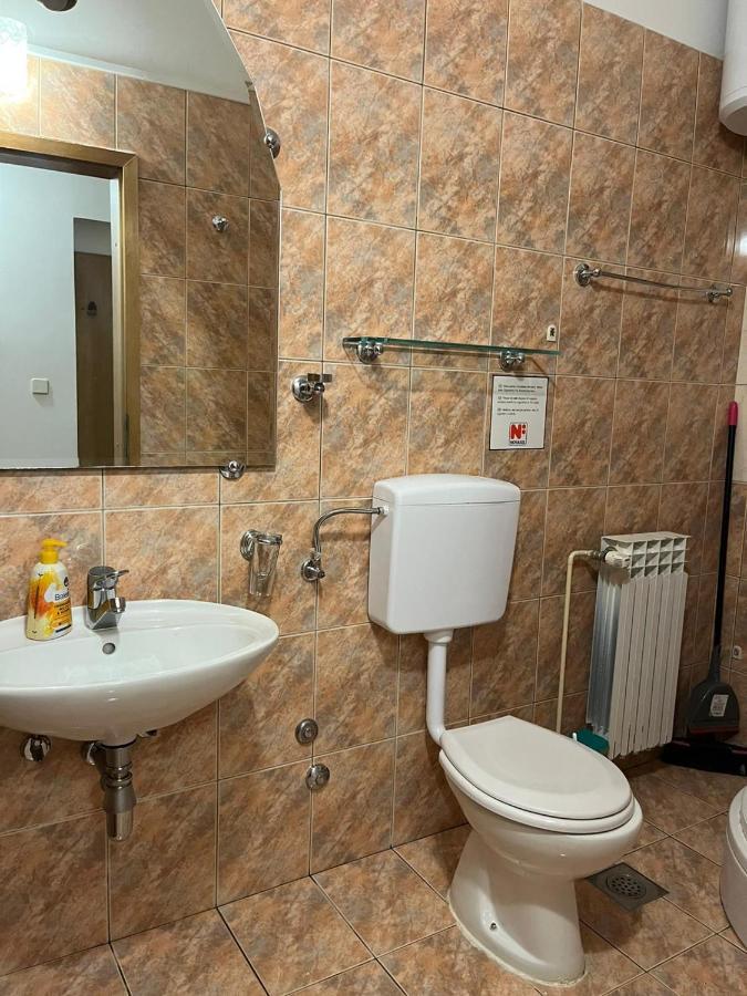 Apartman Gorana With Swimming Pool Jelsa  Esterno foto